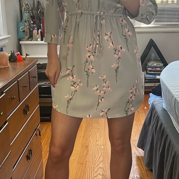 The Loft, petite XS, long sleeve, light grey, lounge/ cocktail dress. - Picture 3 of 4